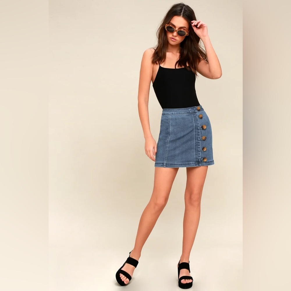 Free People Little Daisies Grey Denim Button-Front Mini Skirt, 0, MSRP $50 - Picture 4 of 11
